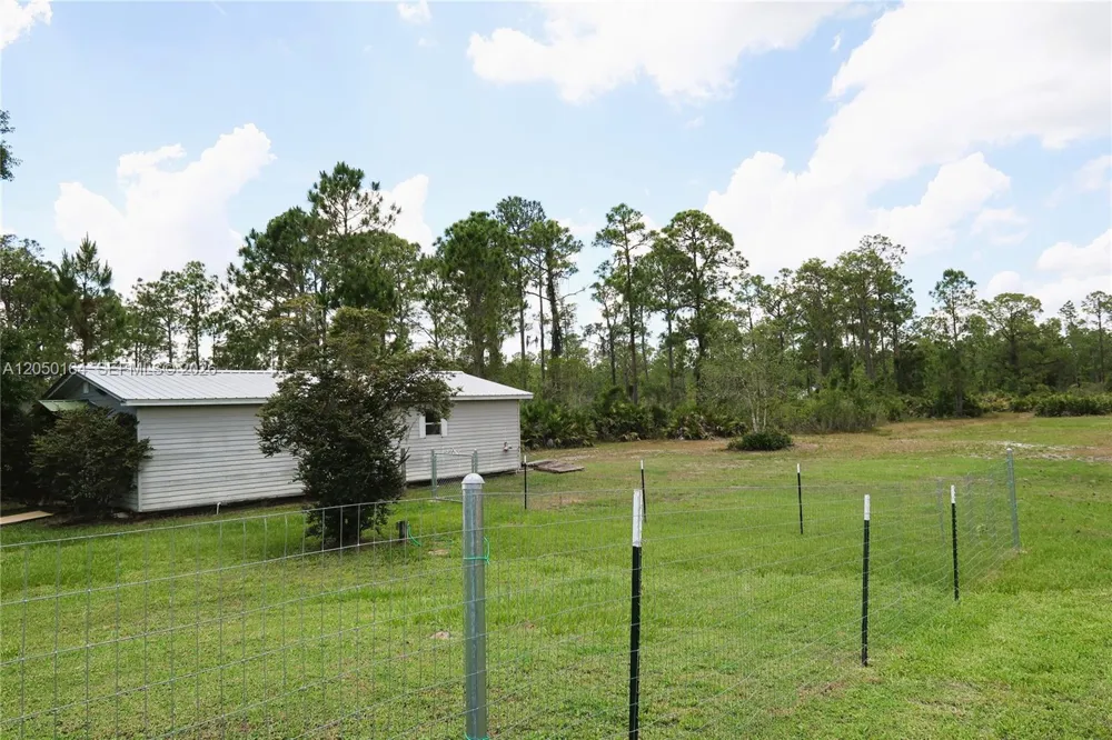 2010 2010 everlast terrace Sebring, FL 33875