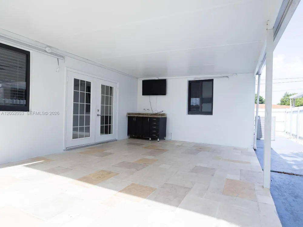1600 NW 29th Ave Miami, FL 33125