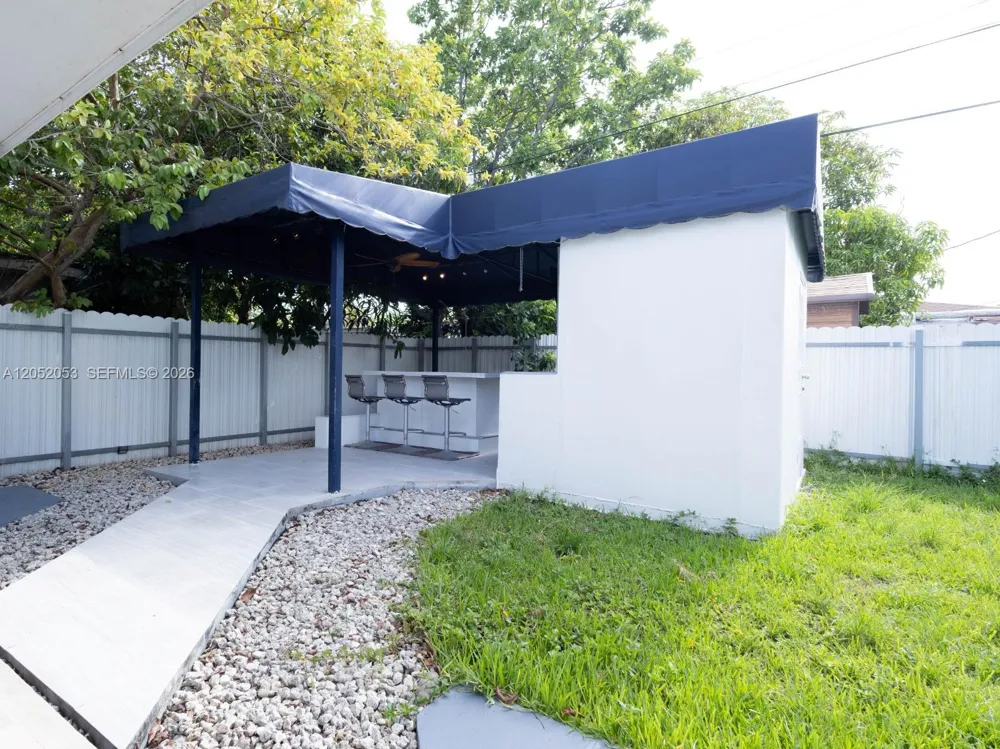 1600 NW 29th Ave Miami, FL 33125