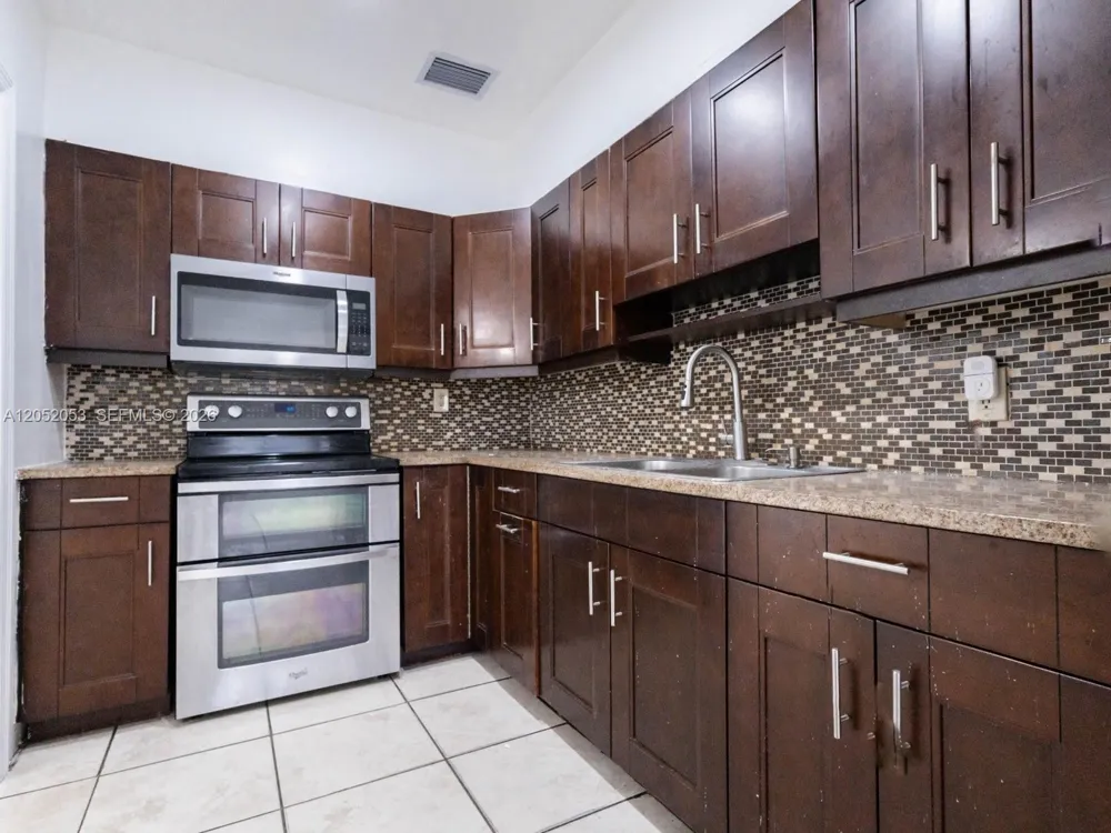 1600 NW 29th Ave Miami, FL 33125
