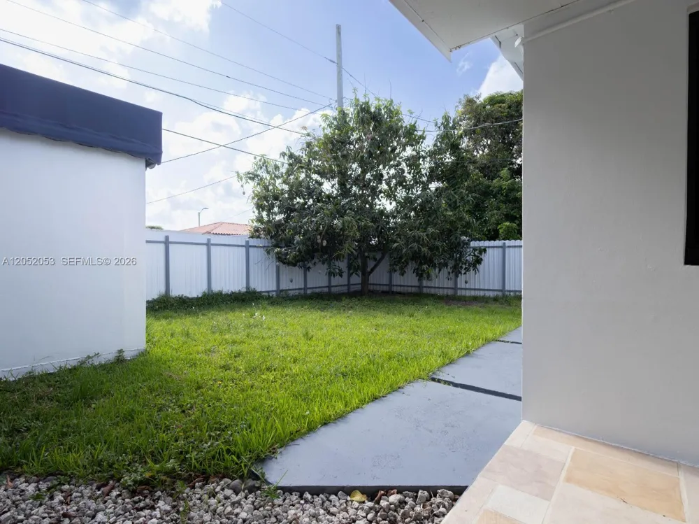 1600 NW 29th Ave Miami, FL 33125