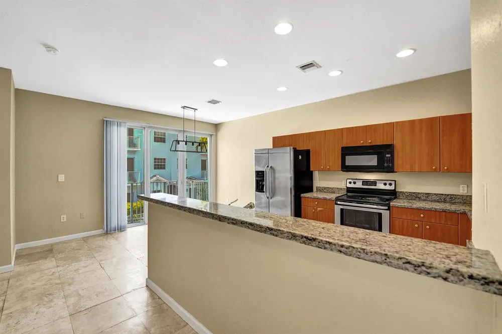 2725 NE 8th Avenue #104 Wilton Manors, FL 33334
