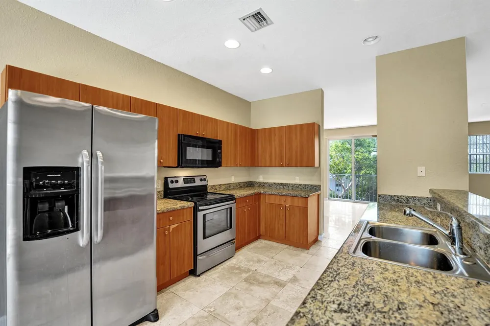 2725 NE 8th Avenue #104 Wilton Manors, FL 33334