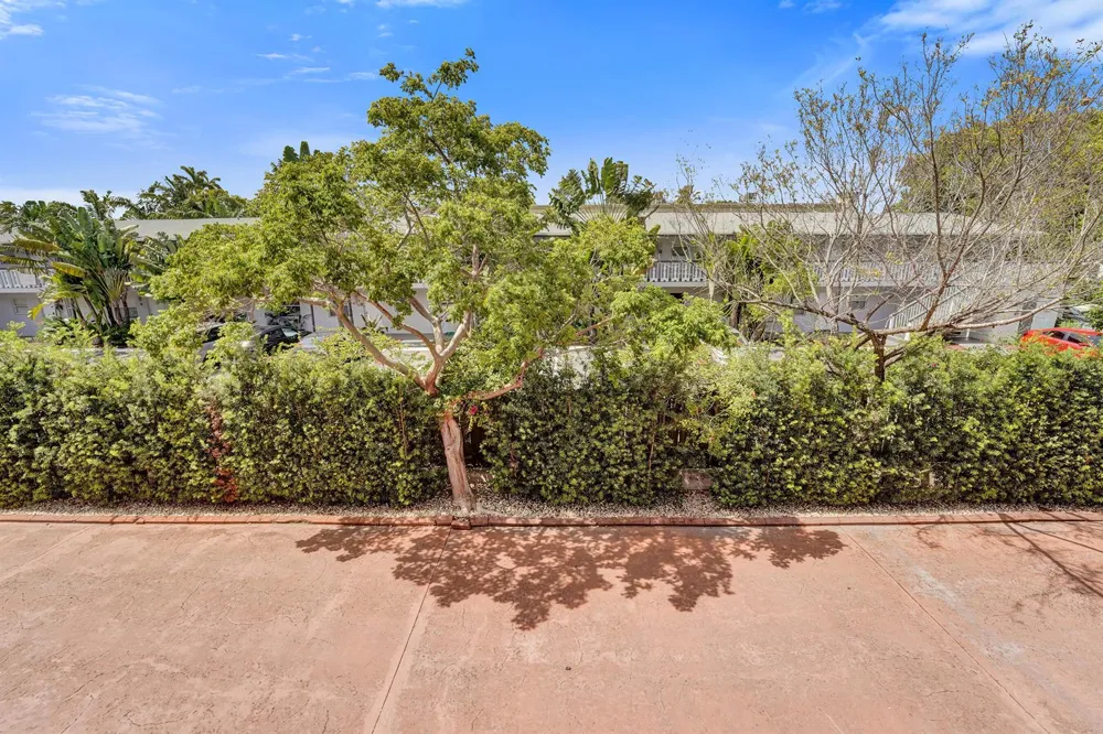 2725 NE 8th Avenue #104 Wilton Manors, FL 33334