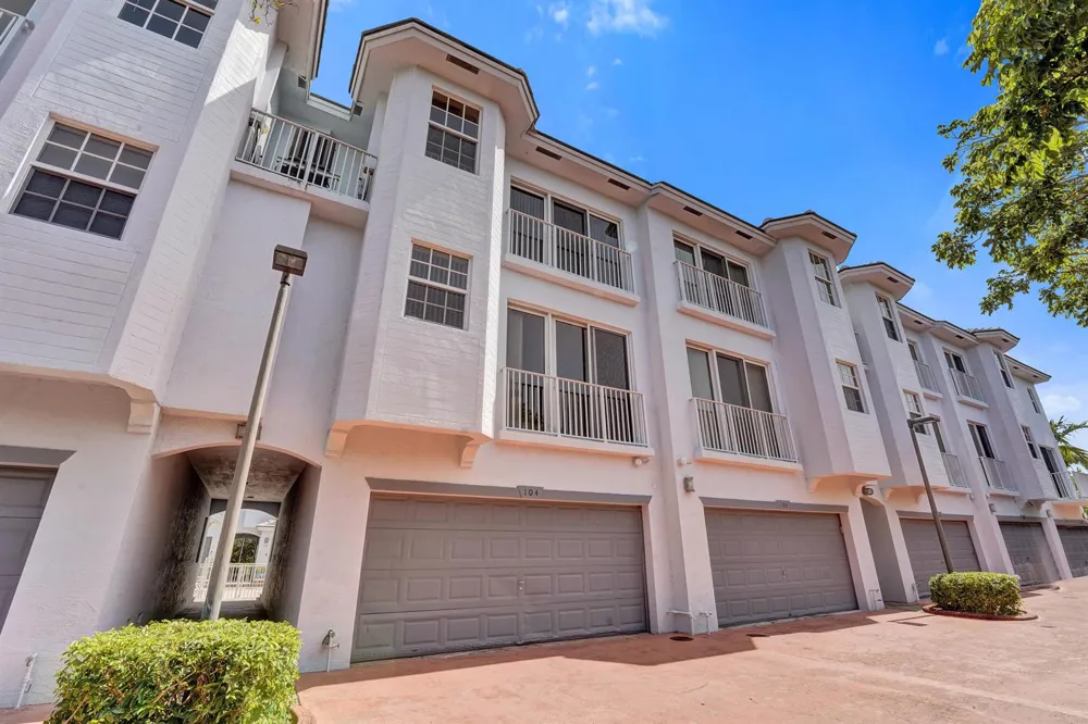 2725 NE 8th Avenue #104 Wilton Manors, FL 33334