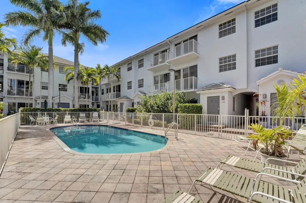 2725 NE 8th Avenue #104 Wilton Manors, FL 33334