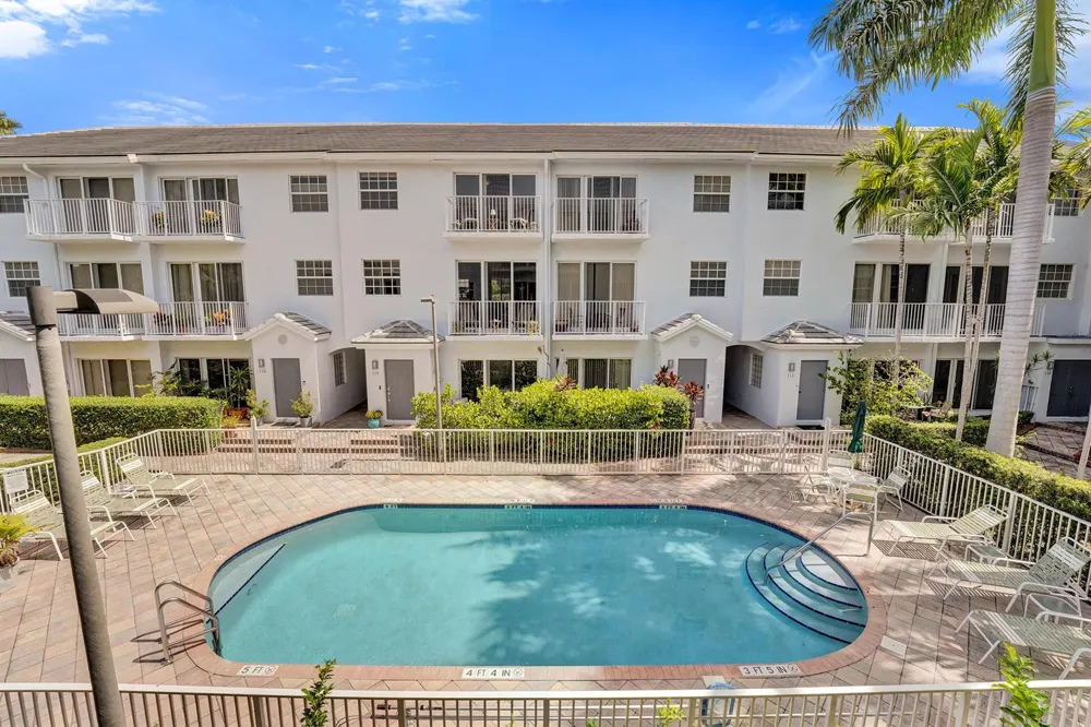 2725 NE 8th Avenue #104 Wilton Manors, FL 33334