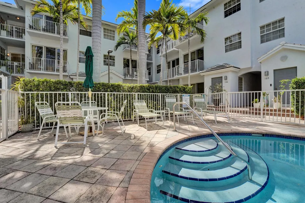 2725 NE 8th Avenue #104 Wilton Manors, FL 33334
