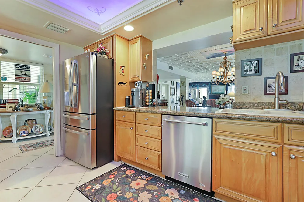 374 Golfview Road #205 North Palm Beach, FL 33408