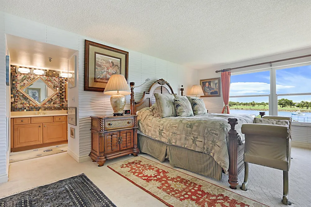 374 Golfview Road #205 North Palm Beach, FL 33408
