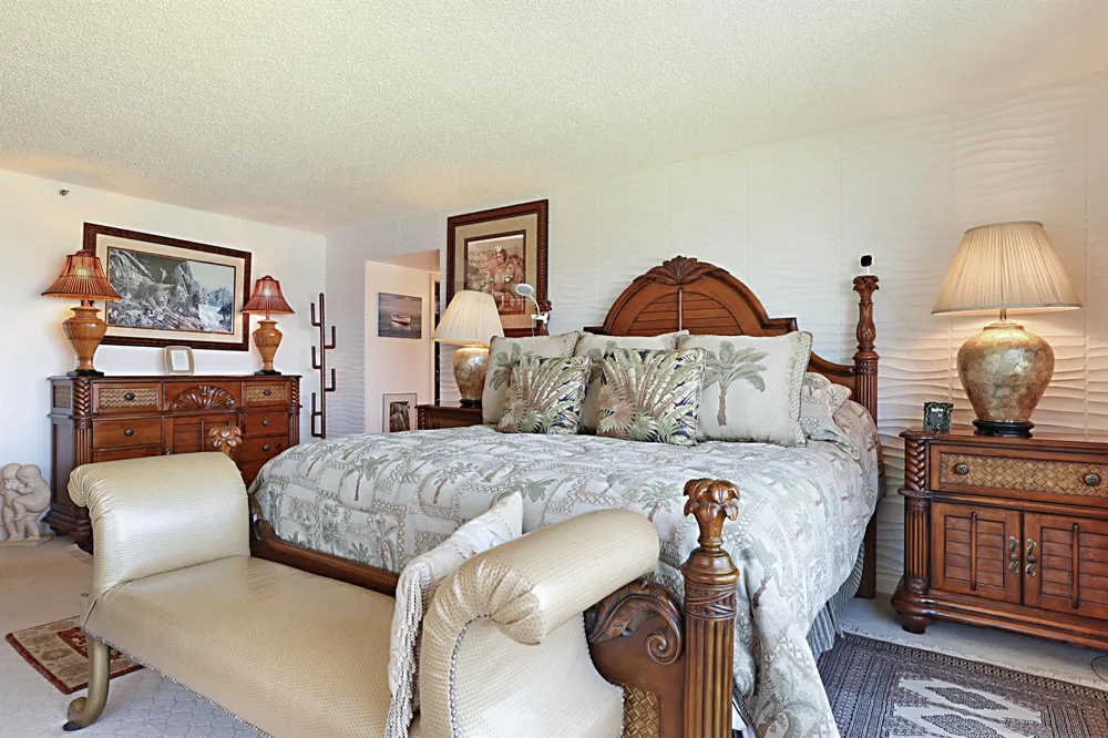 374 Golfview Road #205 North Palm Beach, FL 33408