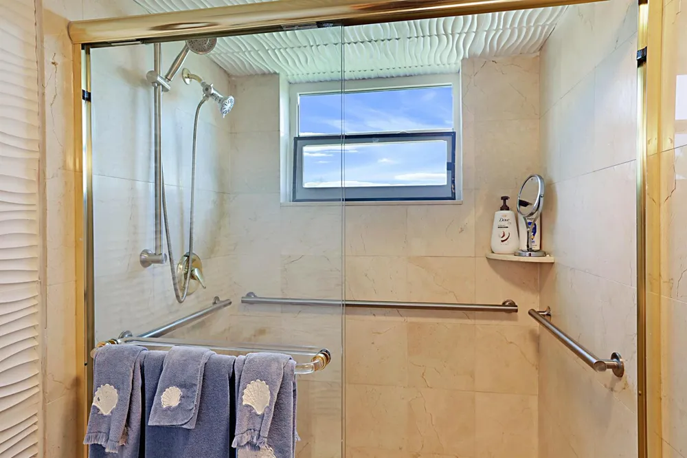 374 Golfview Road #205 North Palm Beach, FL 33408