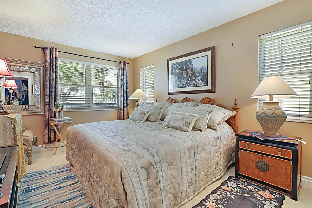 374 Golfview Road #205 North Palm Beach, FL 33408