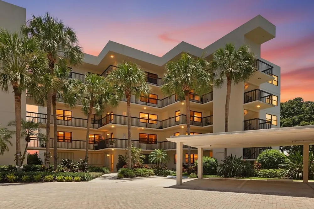 374 Golfview Road #205 North Palm Beach, FL 33408