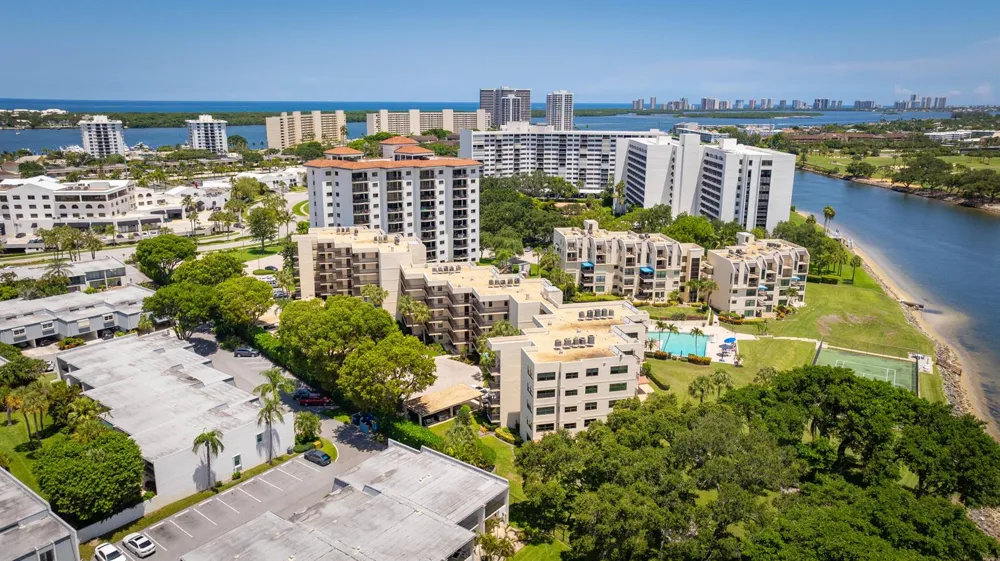 374 Golfview Road #205 North Palm Beach, FL 33408