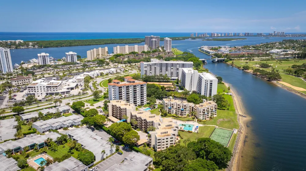 374 Golfview Road #205 North Palm Beach, FL 33408