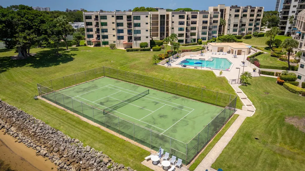 374 Golfview Road #205 North Palm Beach, FL 33408