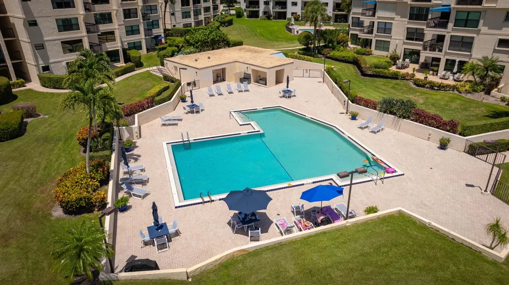 374 Golfview Road #205 North Palm Beach, FL 33408