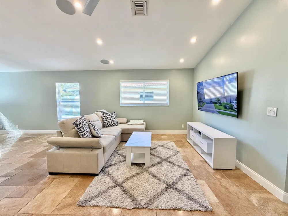 6883 Desert Inn Terrace Lake Worth, FL 33463