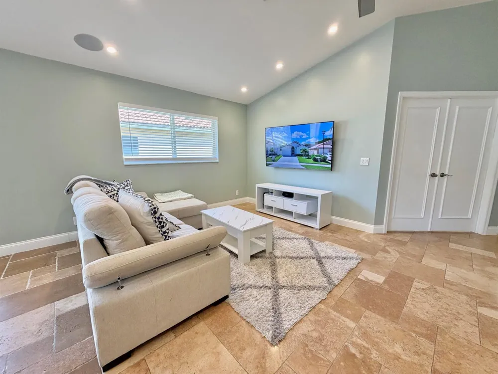 6883 Desert Inn Terrace Lake Worth, FL 33463