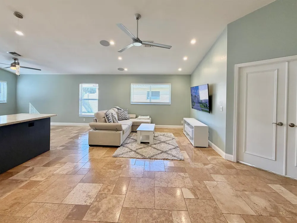 6883 Desert Inn Terrace Lake Worth, FL 33463