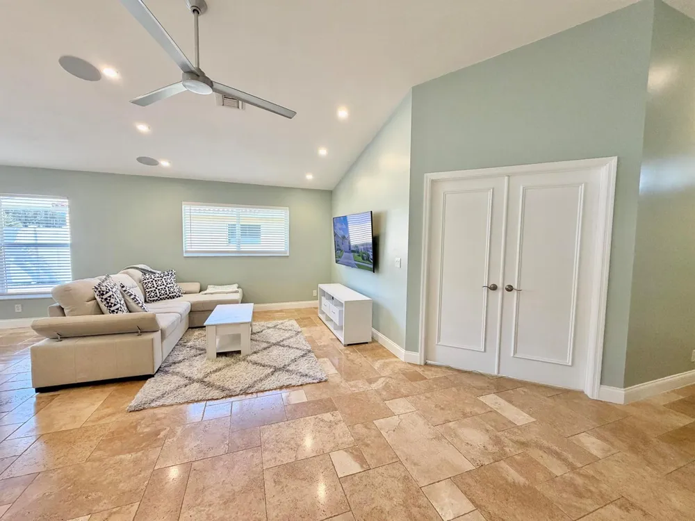 6883 Desert Inn Terrace Lake Worth, FL 33463