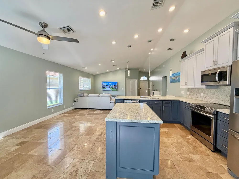 6883 Desert Inn Terrace Lake Worth, FL 33463
