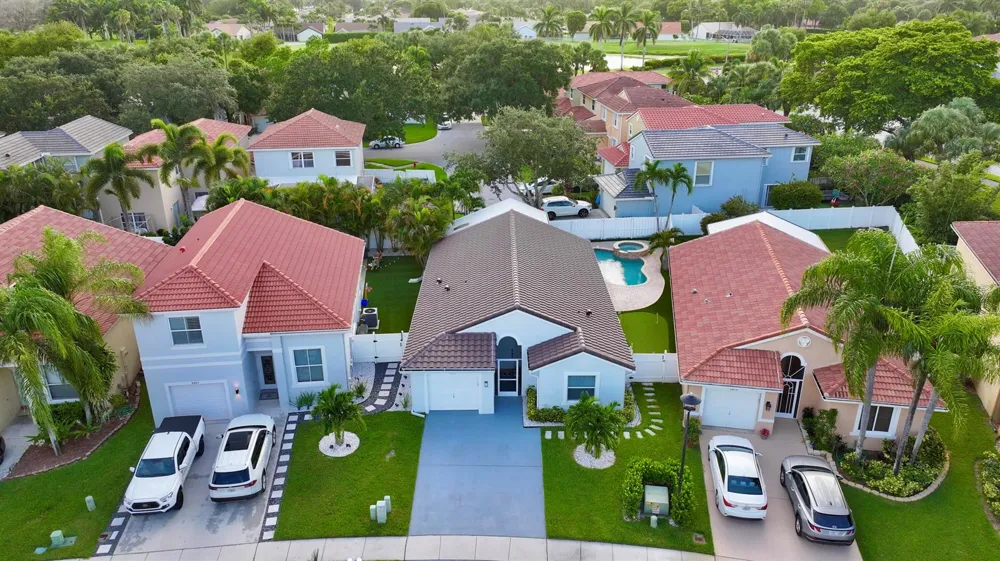 6883 Desert Inn Terrace Lake Worth, FL 33463
