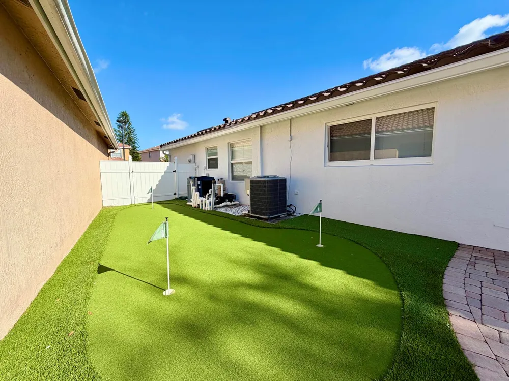 6883 Desert Inn Terrace Lake Worth, FL 33463