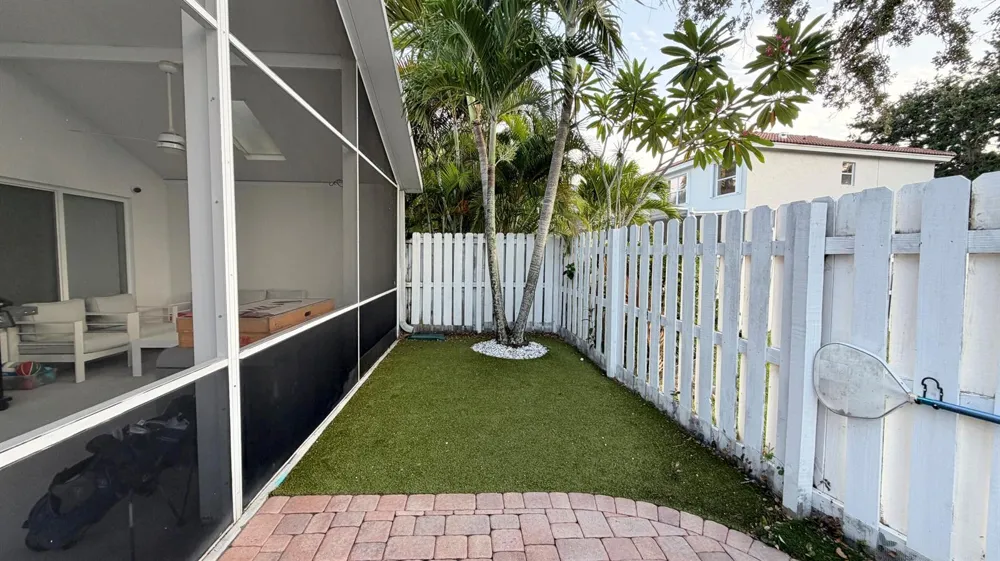 6883 Desert Inn Terrace Lake Worth, FL 33463