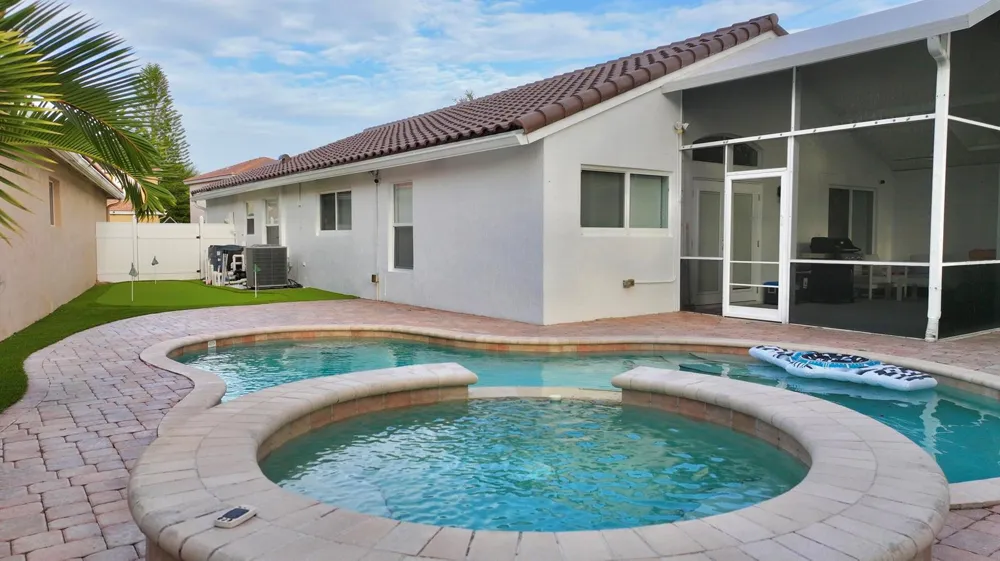 6883 Desert Inn Terrace Lake Worth, FL 33463