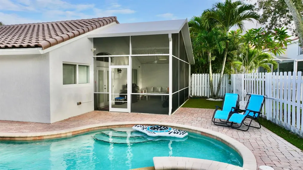 6883 Desert Inn Terrace Lake Worth, FL 33463