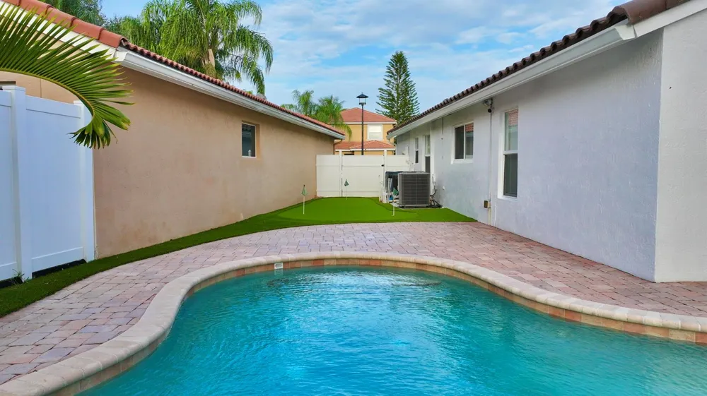 6883 Desert Inn Terrace Lake Worth, FL 33463