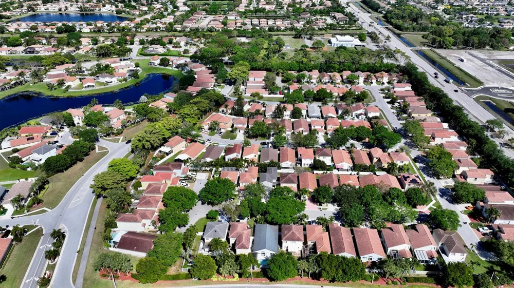 6883 Desert Inn Terrace Lake Worth, FL 33463