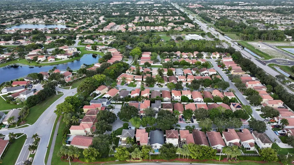 6883 Desert Inn Terrace Lake Worth, FL 33463