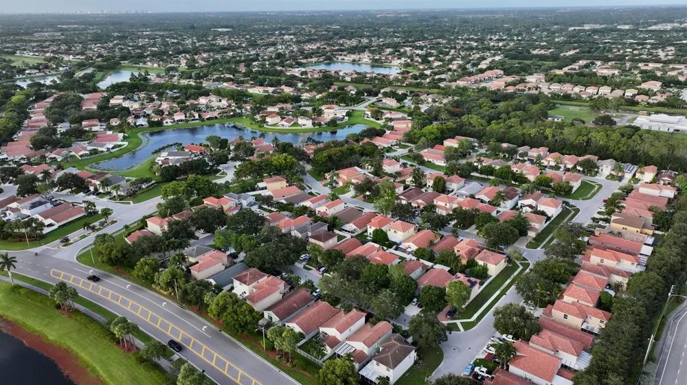 6883 Desert Inn Terrace Lake Worth, FL 33463