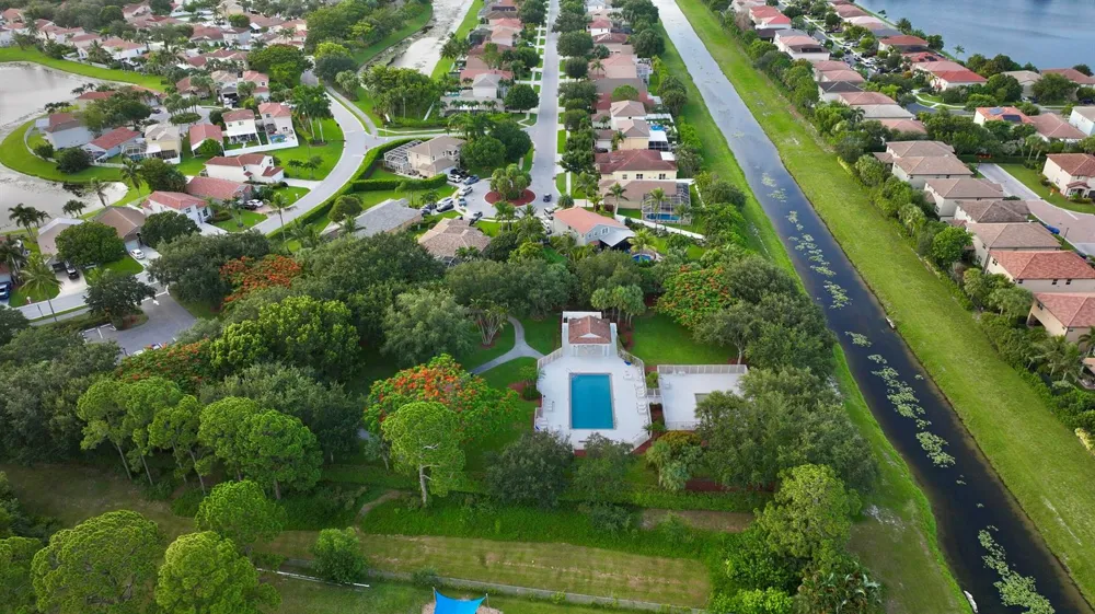 6883 Desert Inn Terrace Lake Worth, FL 33463