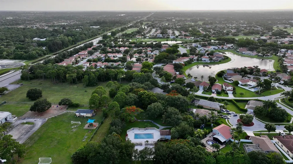 6883 Desert Inn Terrace Lake Worth, FL 33463