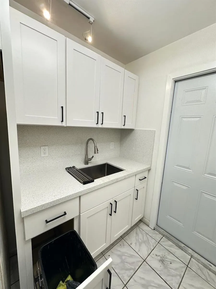 348 S Federal Highway #10 Dania Beach, FL 33004