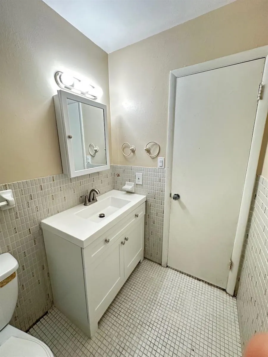 348 S Federal Highway #10 Dania Beach, FL 33004
