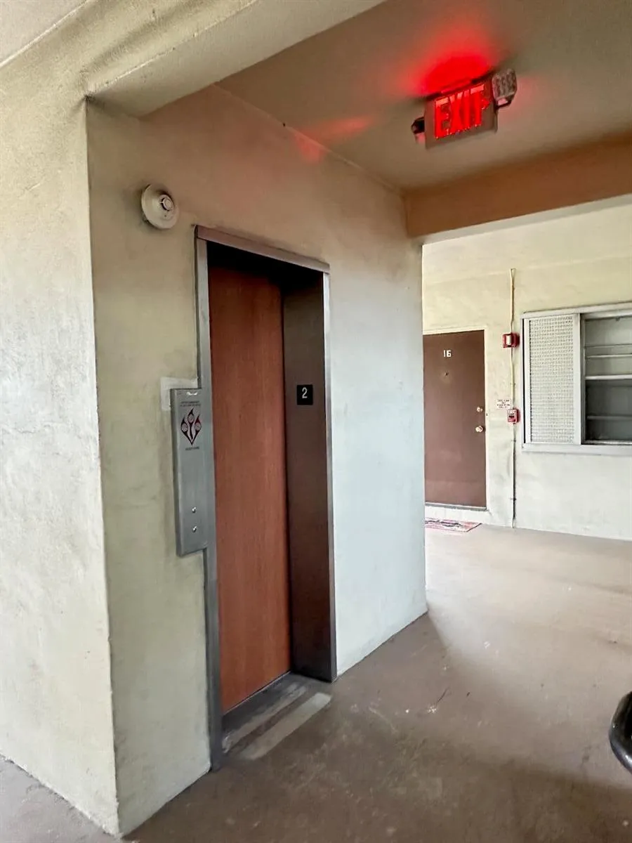 348 S Federal Highway #10 Dania Beach, FL 33004