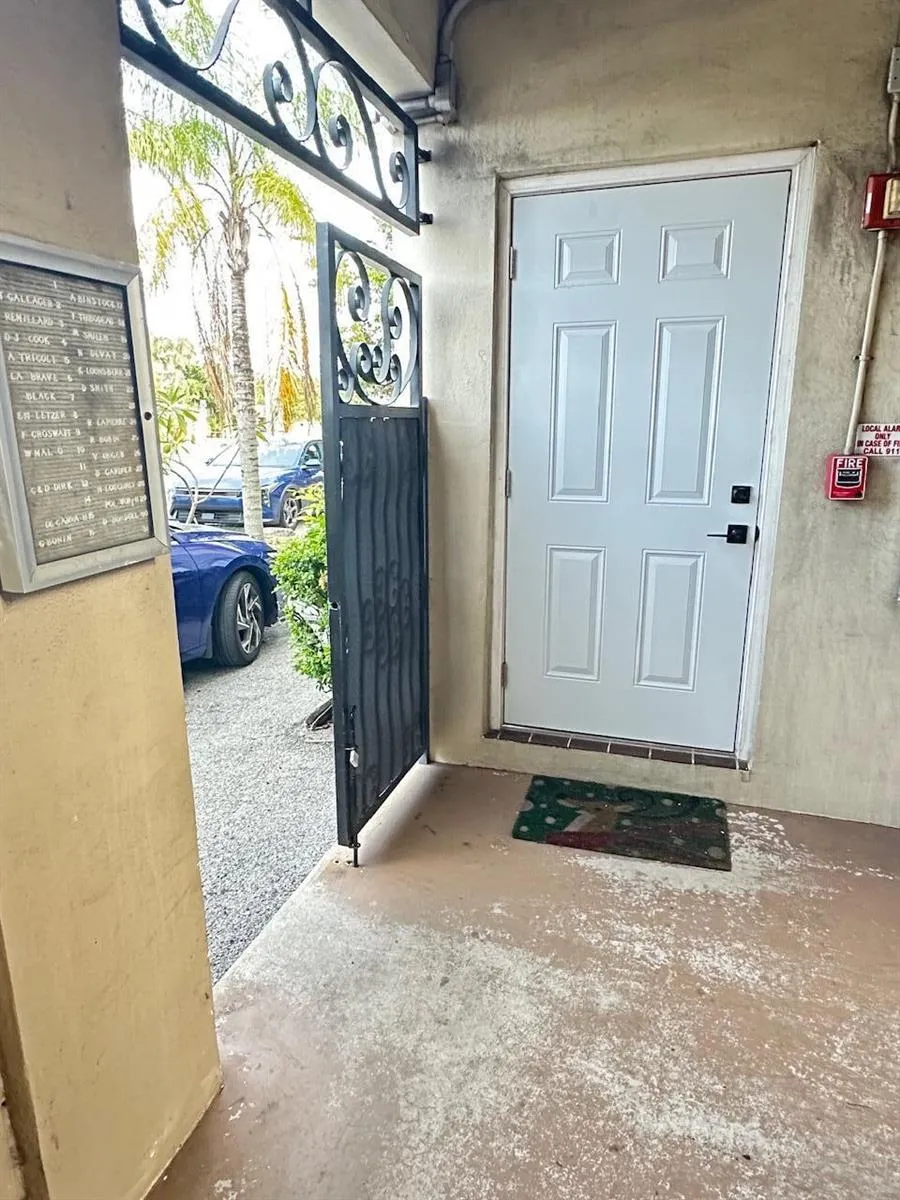 348 S Federal Highway #10 Dania Beach, FL 33004