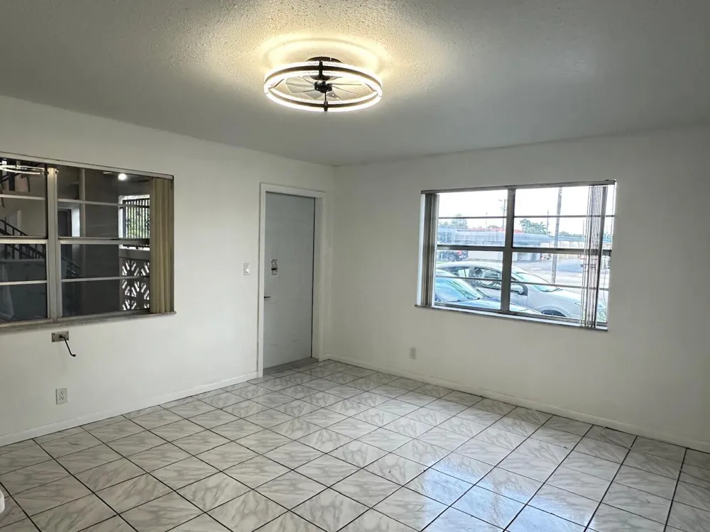 348 S Federal Highway #10 Dania Beach, FL 33004
