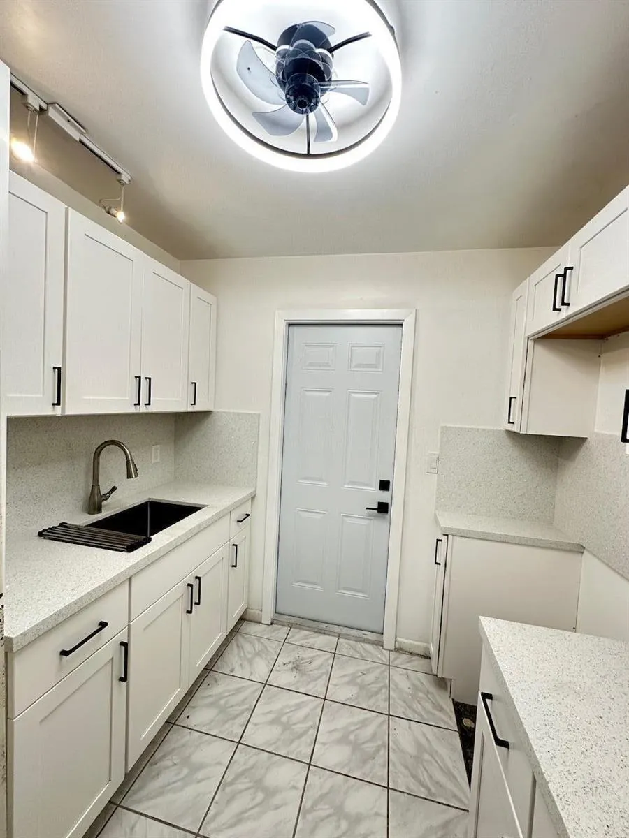 348 S Federal Highway #10 Dania Beach, FL 33004