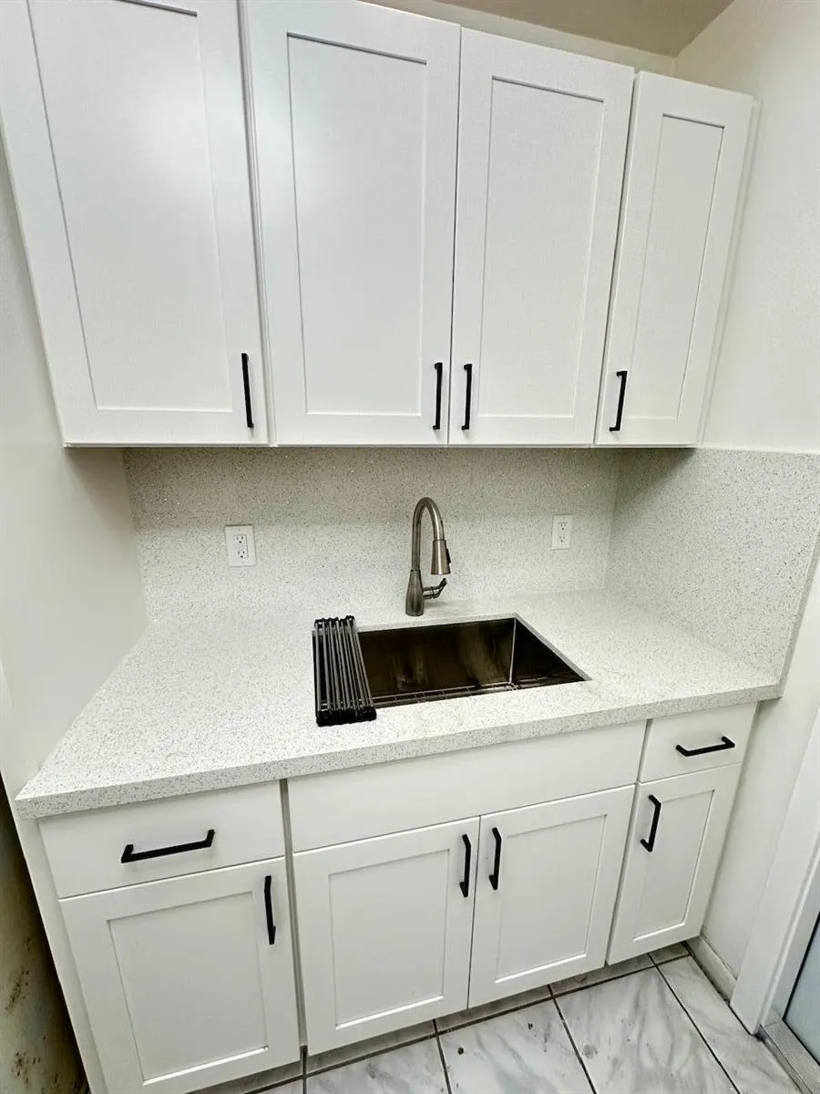 348 S Federal Highway #10 Dania Beach, FL 33004