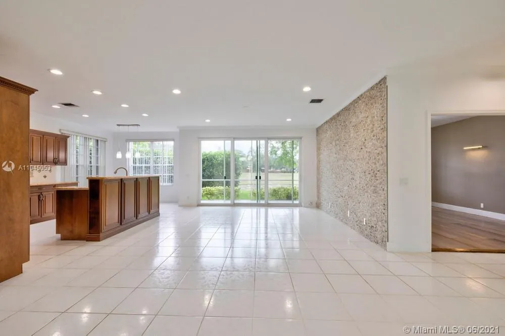 12375 NW 10th Drive #B-1 Coral Springs, FL 33071