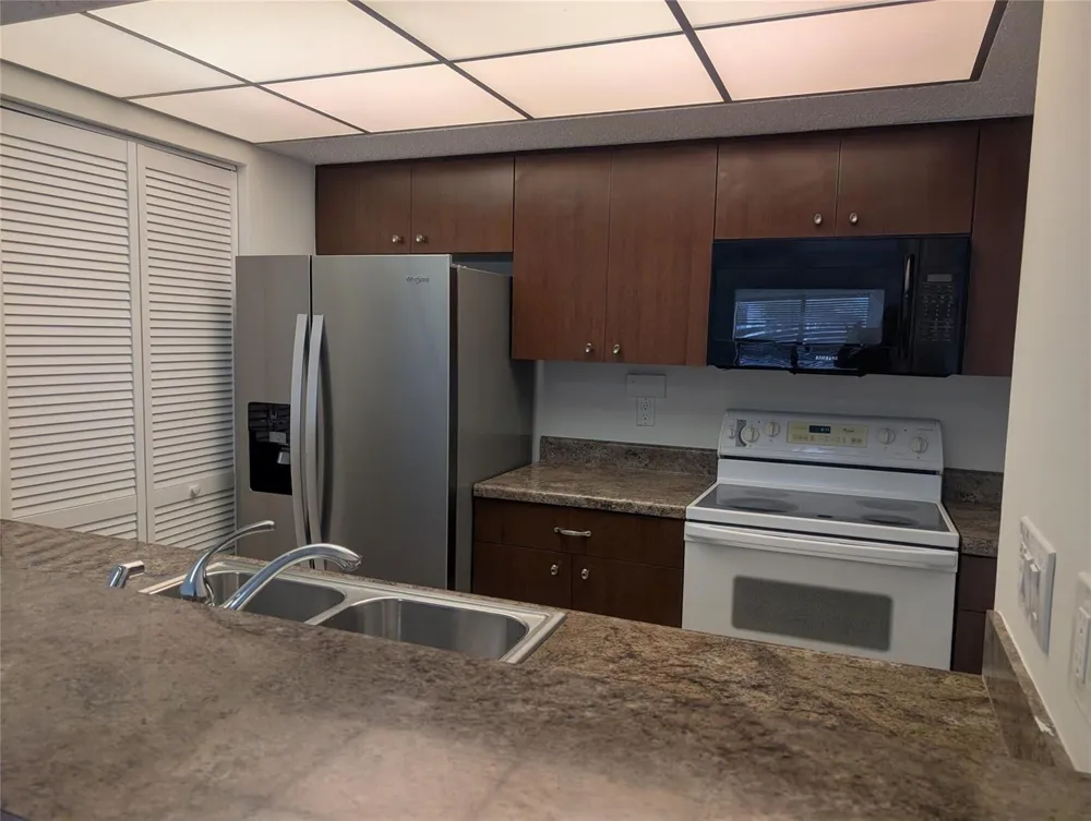 1061 NW 122nd Terrace Pembroke Pines, FL 33026