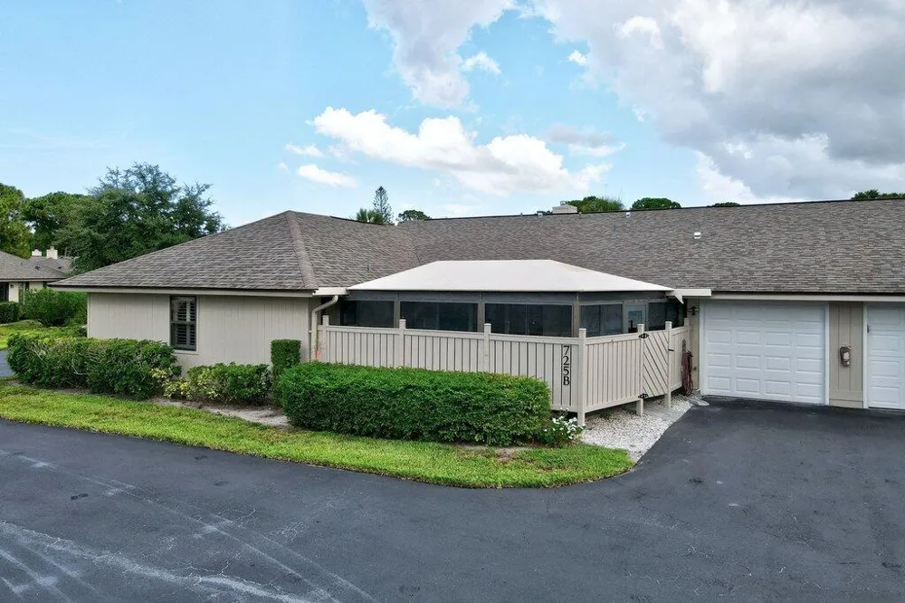 725 Timber Ridge Trail SW #Unit B Vero Beach, FL 32962