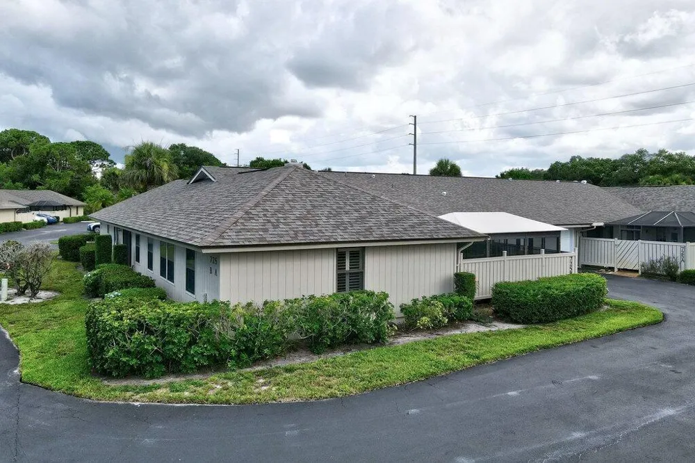 725 Timber Ridge Trail SW #Unit B Vero Beach, FL 32962