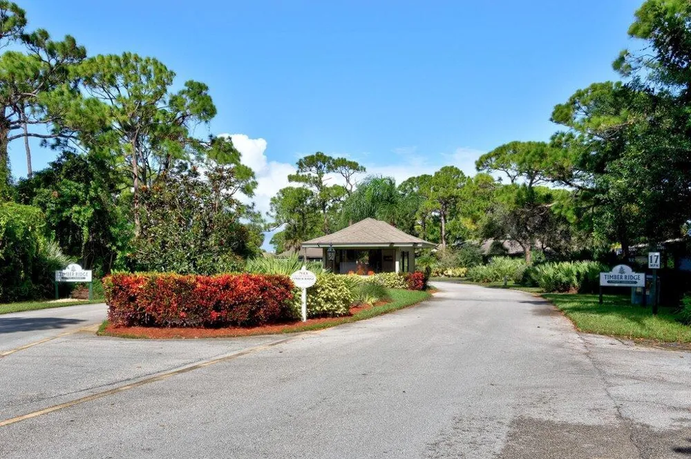 725 Timber Ridge Trail SW #Unit B Vero Beach, FL 32962